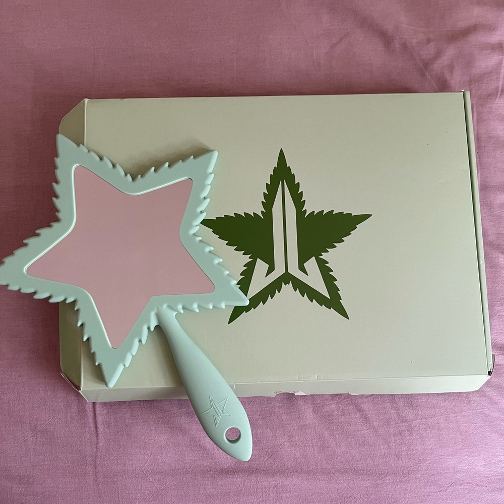 Jeffery Star 420 Green Leaf hand mirror.